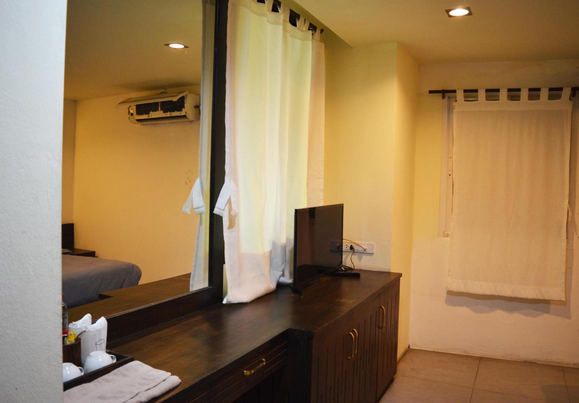 De Nawarat Chiangmai Boutique Apartment Чиангмай Экстерьер фото